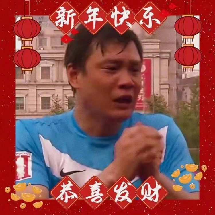 “她是一个不会英语的人，于是她用汉语拼音的方式，把一本这么厚的英语书完全抄写下来”，张译回顾道，“我把这个故事讲给了导演，所以这个桥段就是复刻我的母亲，向她致敬”